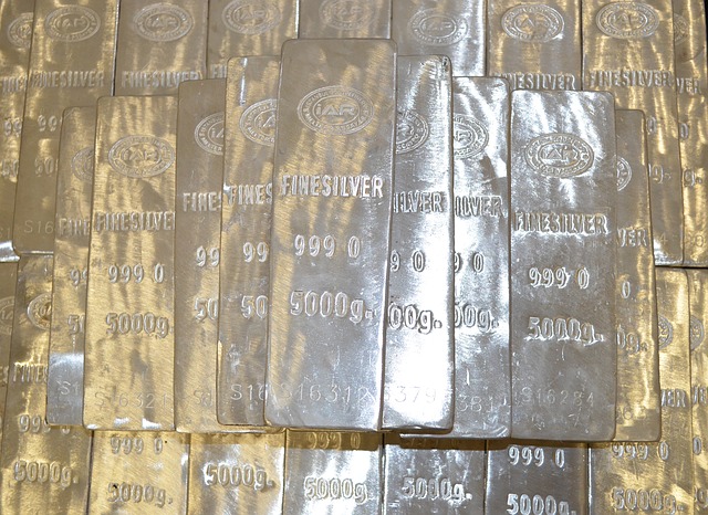 Сколько стоит грамм серебра в ��краине?